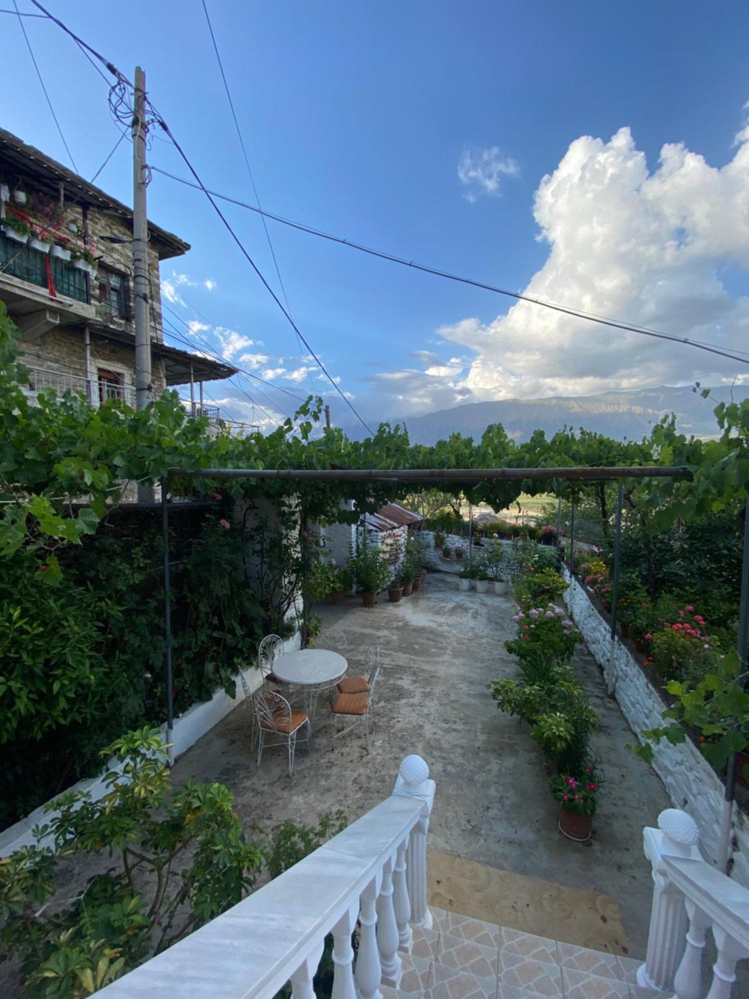 Stonetale Garden Guesthouse Gjirokaster Exterior photo