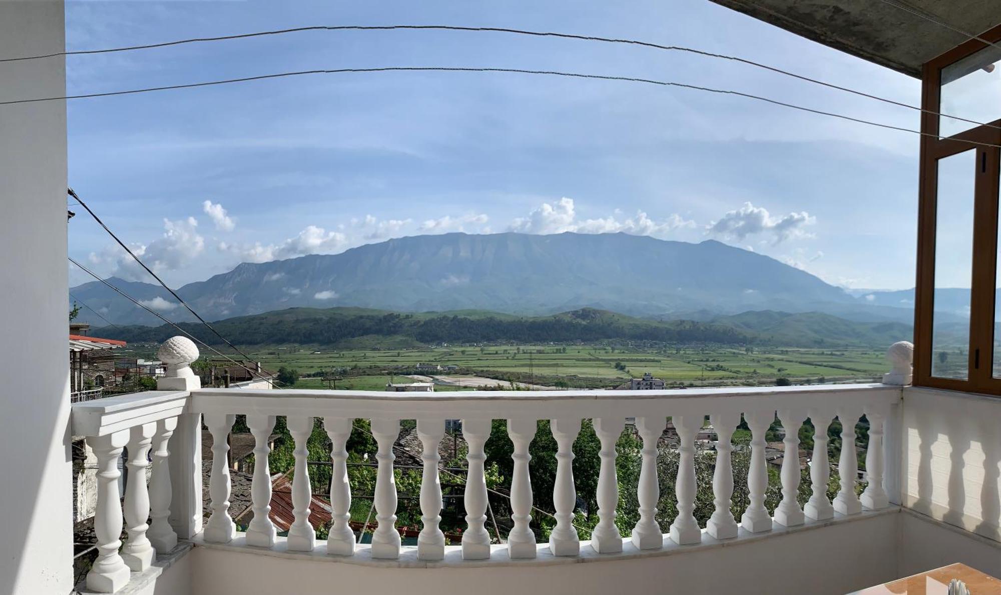 Stonetale Garden Guesthouse Gjirokaster Exterior photo